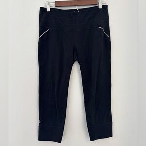 Athleta Relay Capri 2.0 Running Leggings - Medium